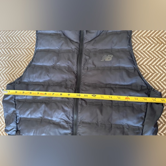 New Balance Jacket Lightweight Sport Vest size L - Picture 8 of 8